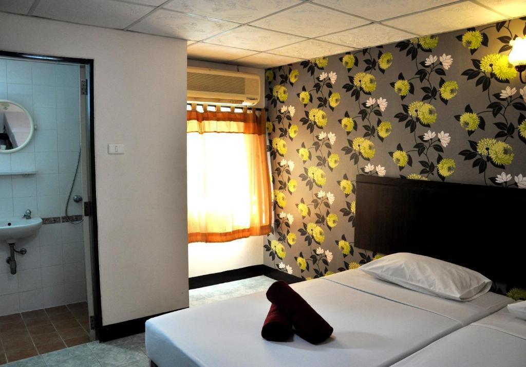 Four Sons Inn Bangkok Kamer foto