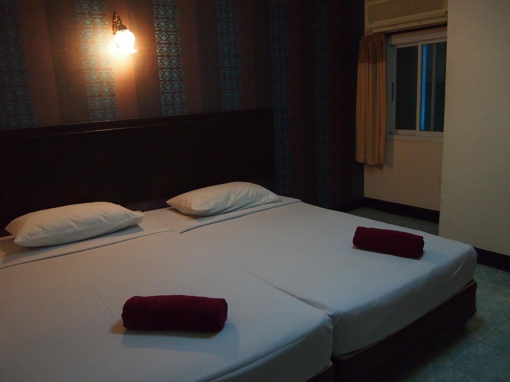 Four Sons Inn Bangkok Kamer foto