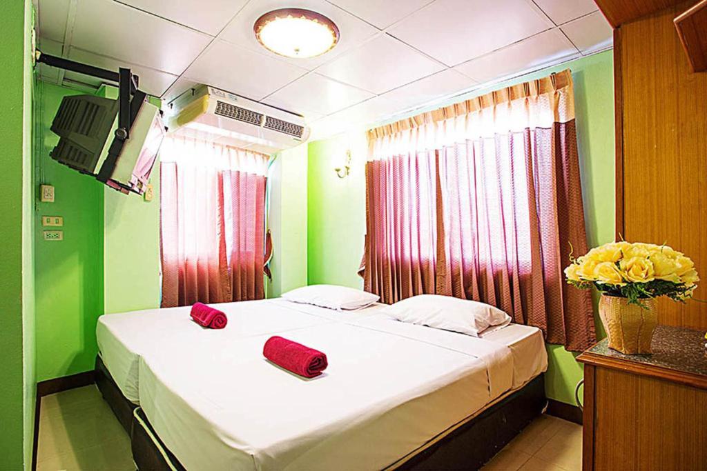 Four Sons Inn Bangkok Kamer foto