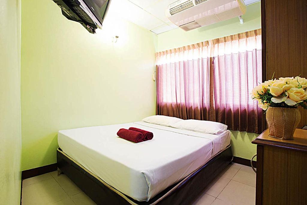 Four Sons Inn Bangkok Kamer foto